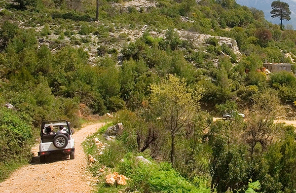 Jeep Safari/Rafting/Bootsfahrt-Paket